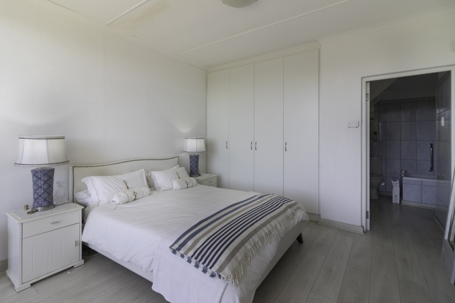 7 Bedroom Property for Sale in West Beach Eastern Cape